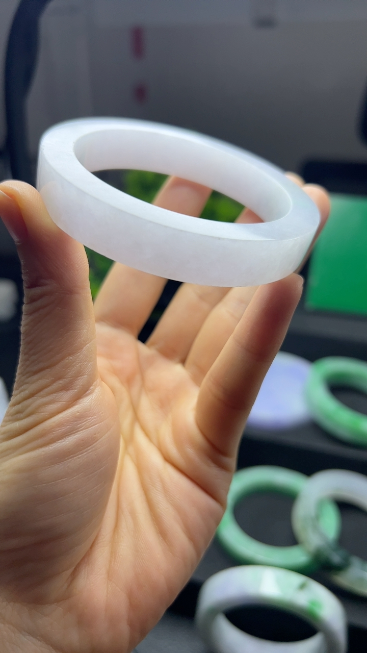 甄选高端翡翠精品手镯特价