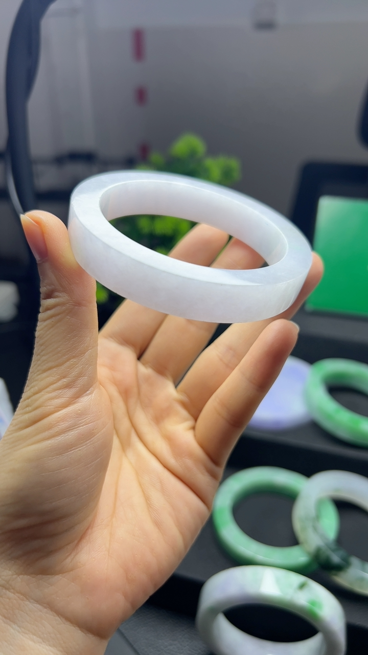甄选高端翡翠精品手镯特价