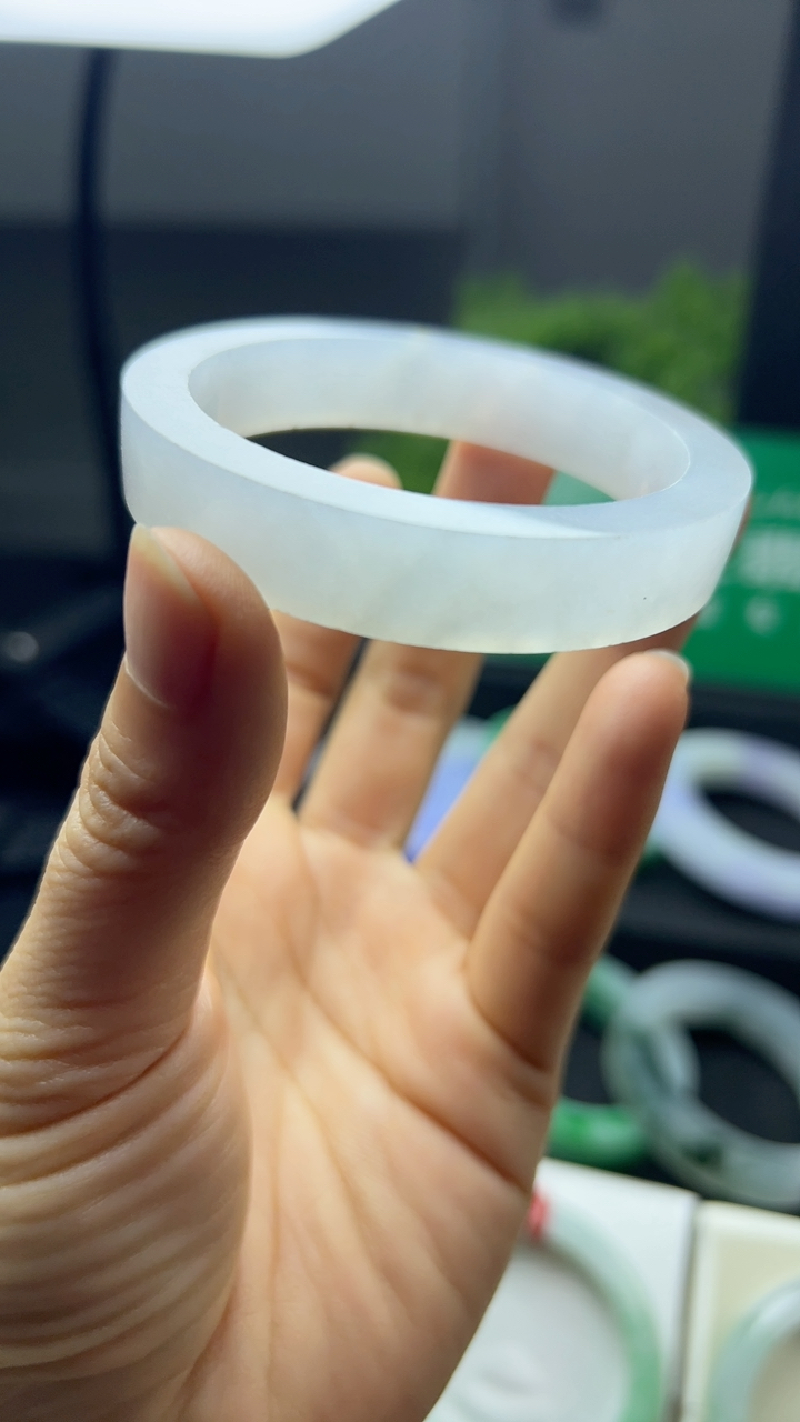 甄选高端翡翠精品手镯特价