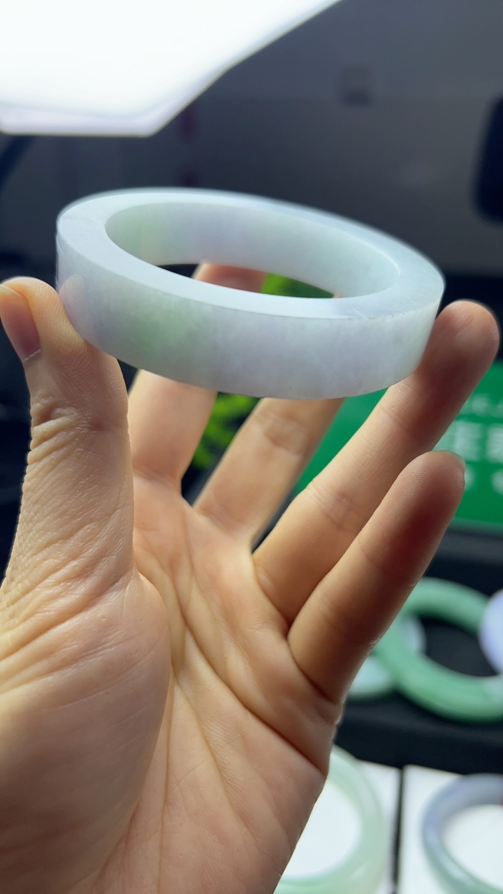 甄选高端翡翠精品手镯特价