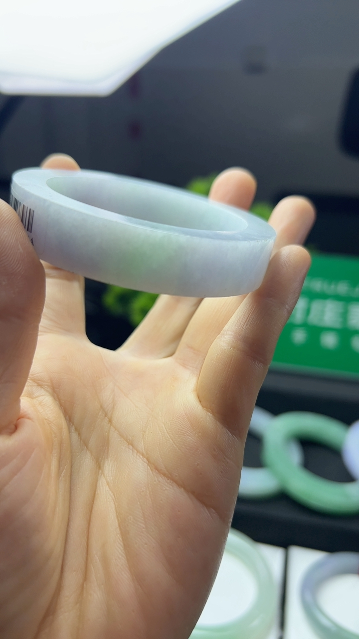 甄选高端翡翠精品手镯特价