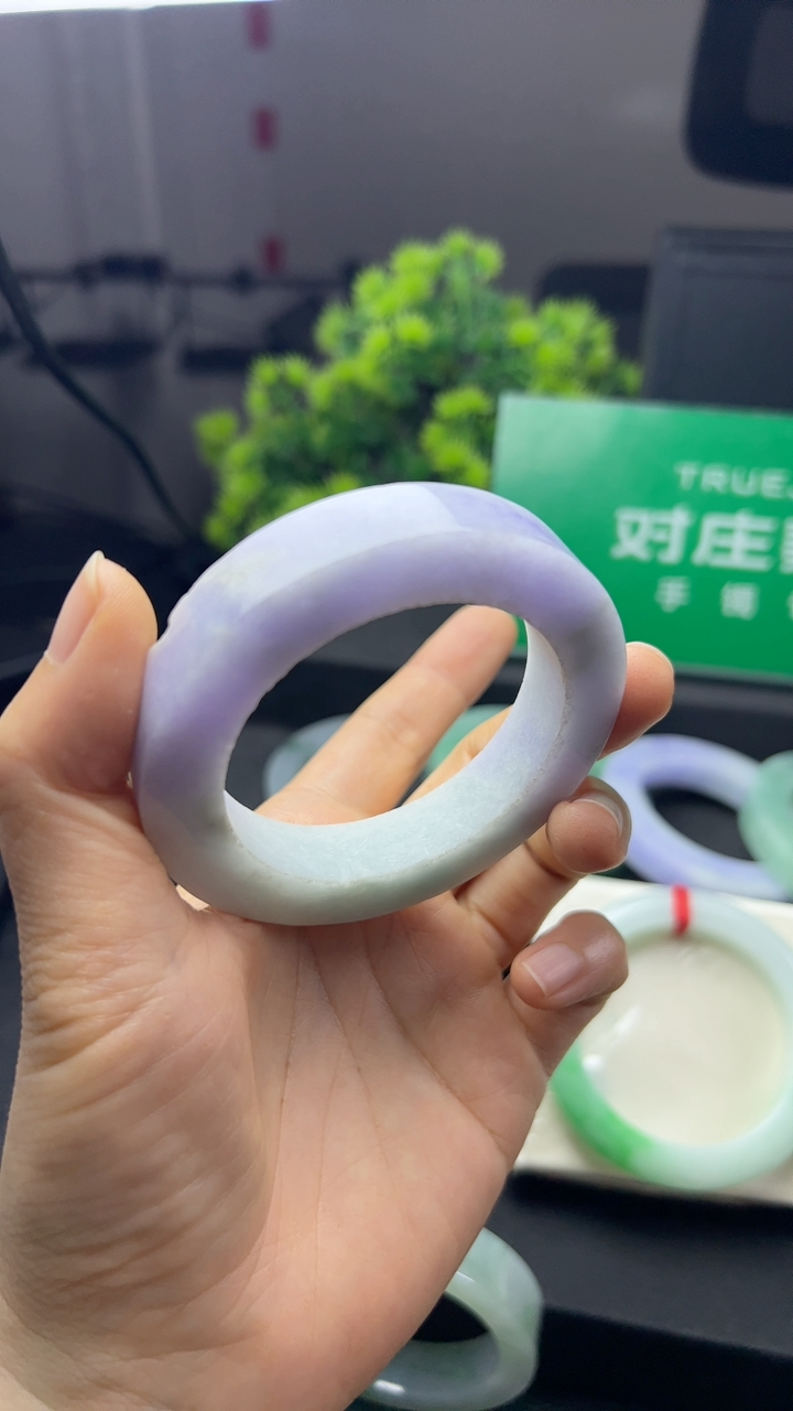 甄选高端翡翠精品手镯特价