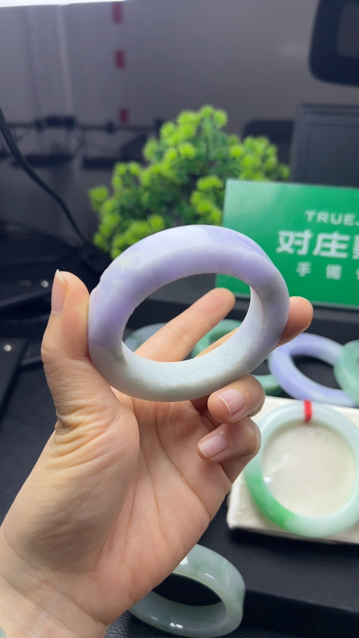 甄选高端翡翠精品手镯特价