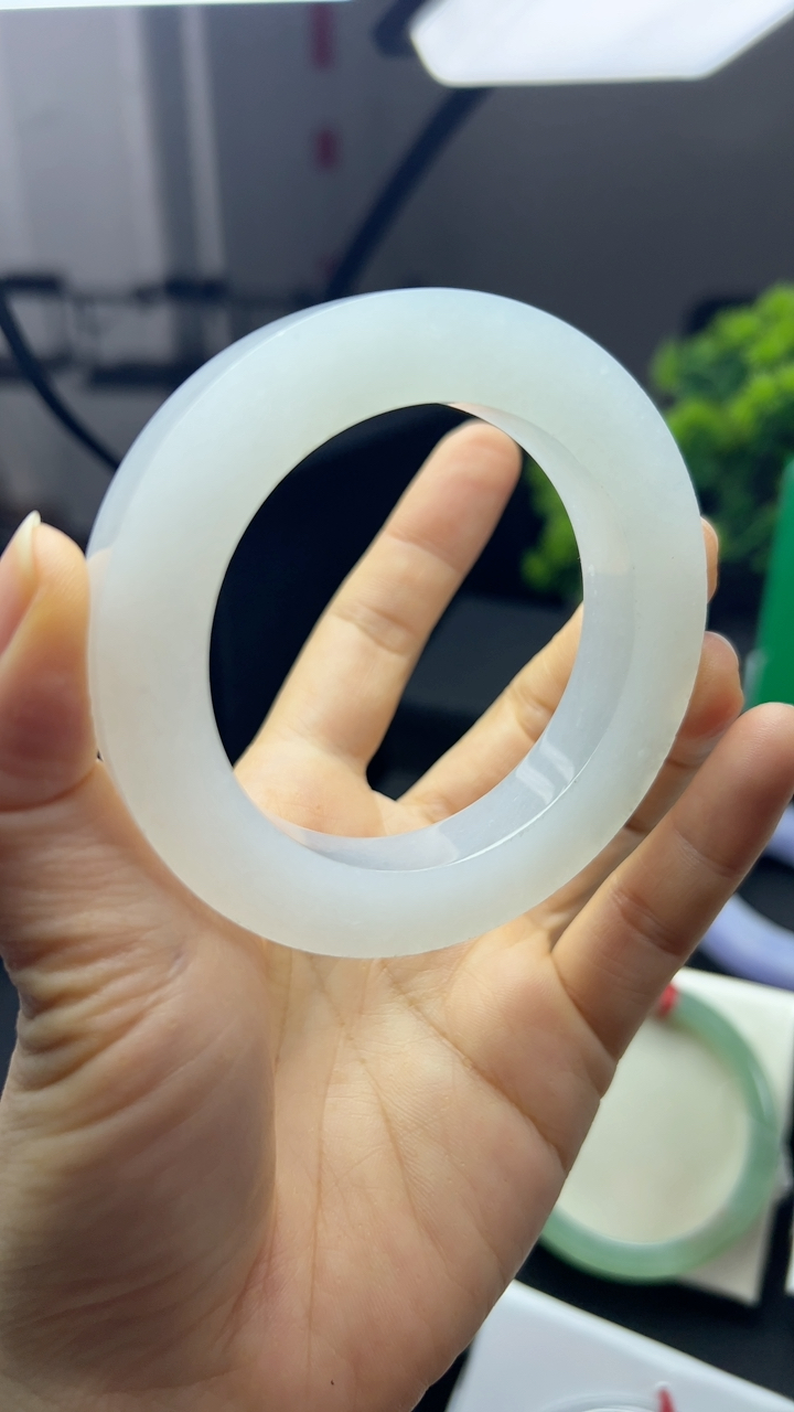 冰糯种白色手镯