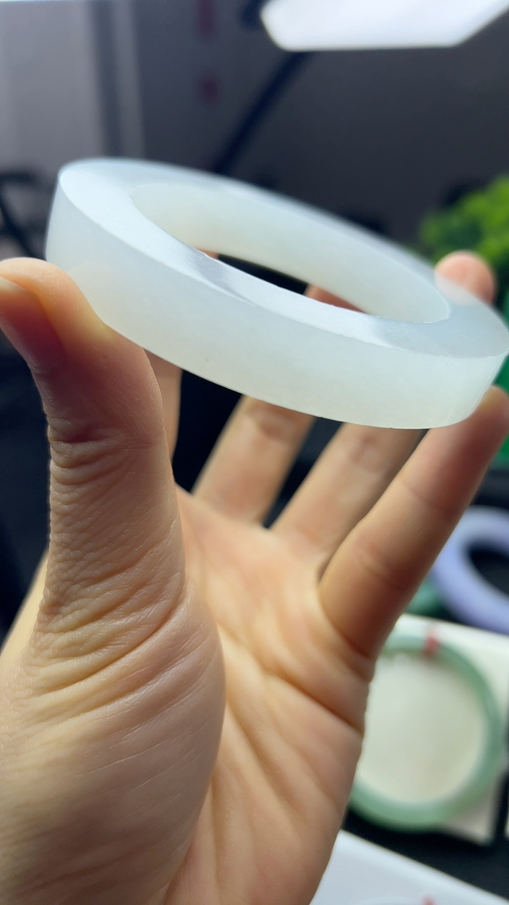 冰糯种白色手镯