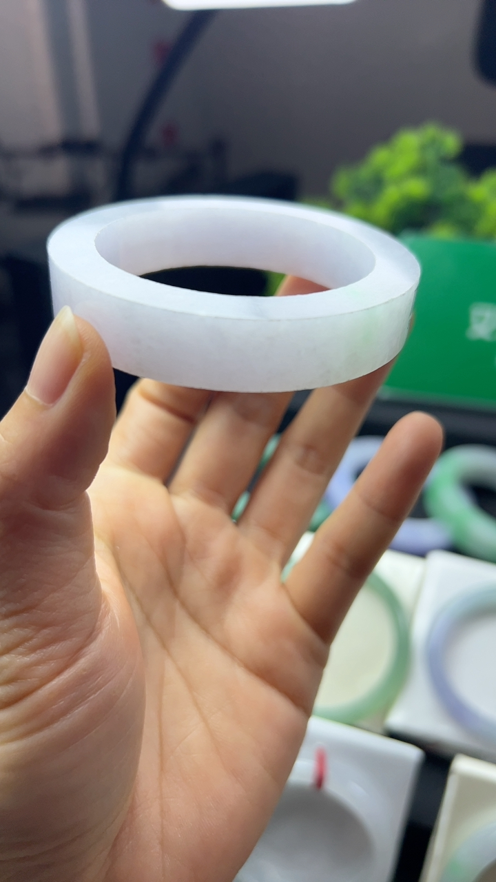 甄选高端翡翠精品手镯特价