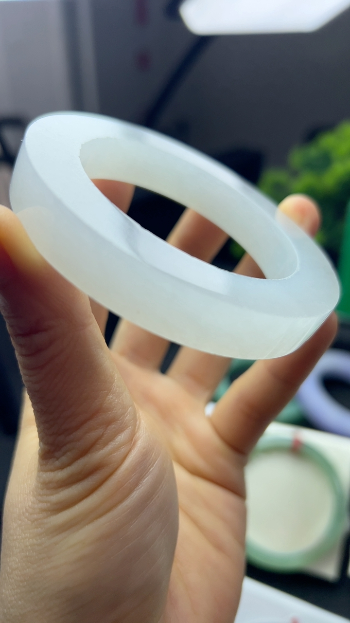 冰糯种白色手镯