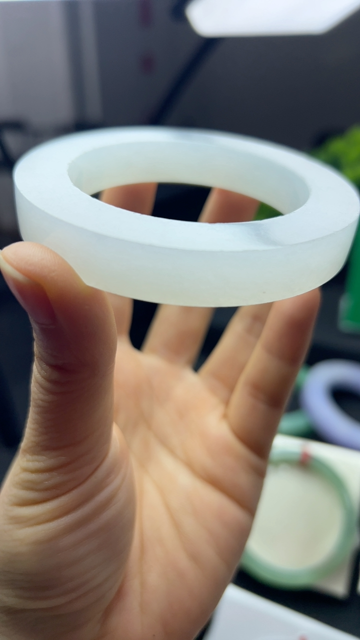 冰糯种白色手镯