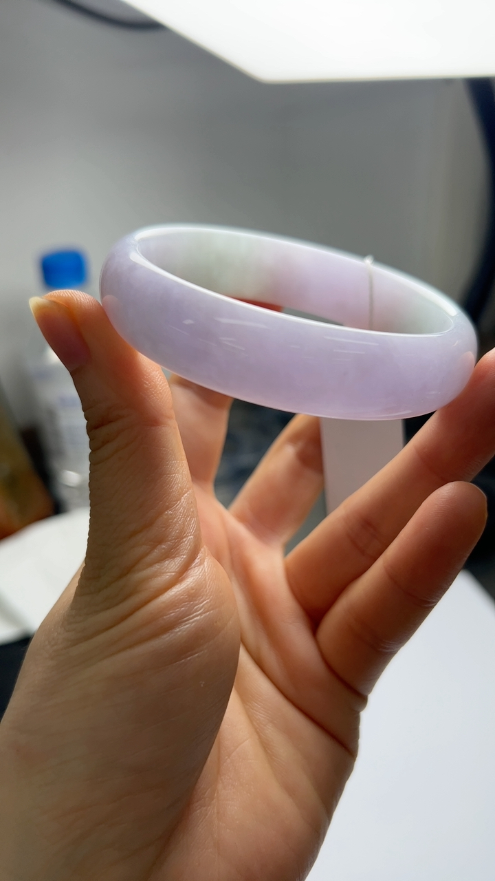 甄选高端翡翠精品手镯轮胎特价