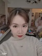 晨**